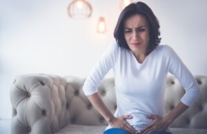 O texto relata sobre o que é a cirurgia de bexiga caída e em quais casos ela é necessária. No decorrer dos parágrafos, quais são as causas desta doença e quais são as formas de prevenção.