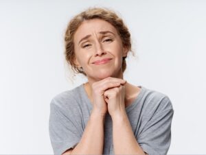 O texto relata sobre o que é e para que serve a cirurgia de prolapso uterino. No decorrer dos parágrafos, como é realizada a recuperação e quanto custa esse tipo de procedimento.