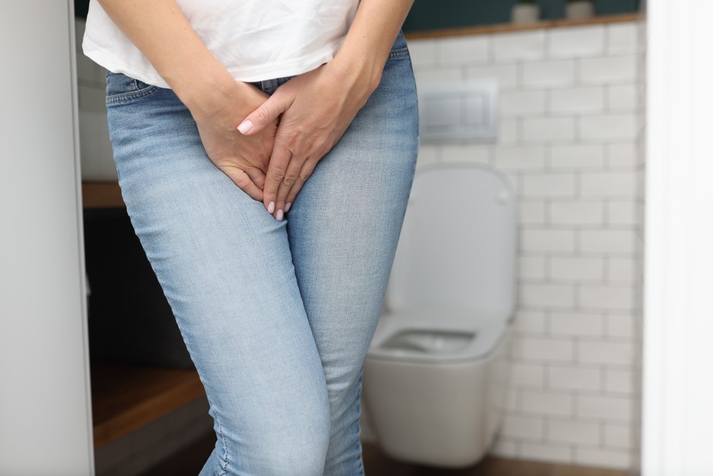 O texto relata sobre o que é infecção urinária e quais são os seus sintomas que alertam para o problema. No decorrer dos parágrafos, é possível observar como diagnosticar e tratar essa condição.