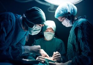 O texto relata sobre o que é, para que serve e como é feita a cirurgia de sling. No decorrer dos parágrafos, é possível observar sobre quais são as chances de sucesso deste procedimento e como é a recuperação.